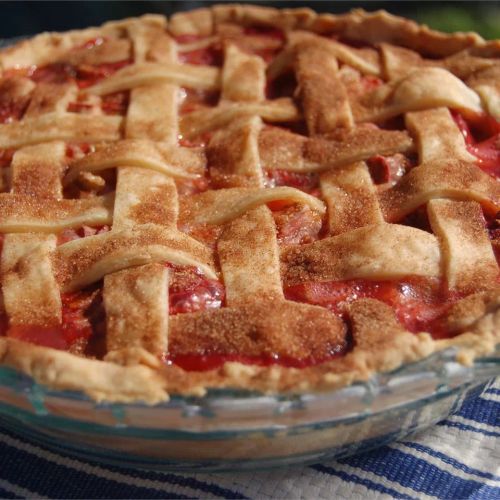 Summer Strawberry Rhubarb Pie