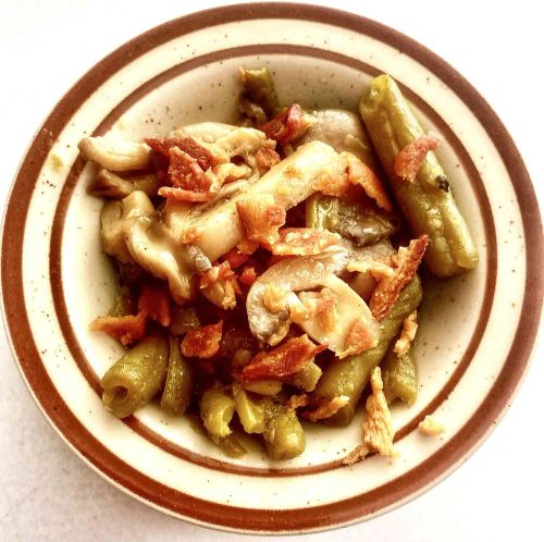 Easy Canned Green Beans, Mushrooms, and Bacon