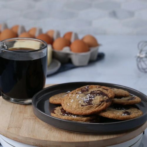 Chocolate Chip Cookies: The Chunk and Dunk