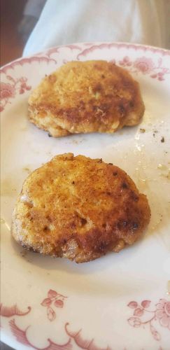 Crushed Pretzel Crab Cakes