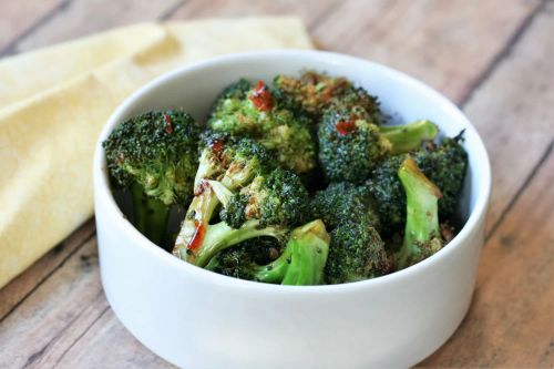 Crispy Air Fryer Broccoli with Sweet Chili Sauce