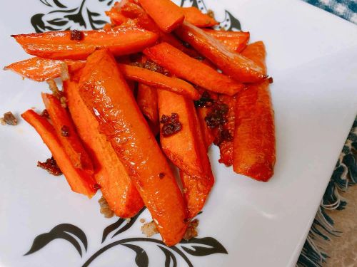 Roasted Maple Carrots with Bacon