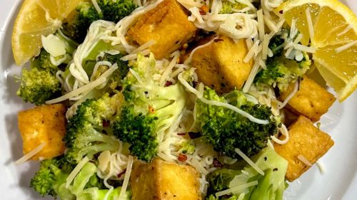 Low Carb Lemon Garlic Pasta With Tofu And Broccoli