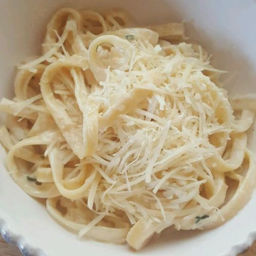 Fettuccine Alfredo