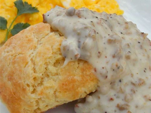 Creamy Biscuits and Gravy