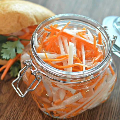 Vietnamese Pickled Daikon Radish and Carrots