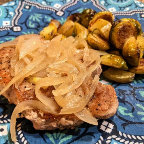 Easy Caramelized Onion Pork Chops