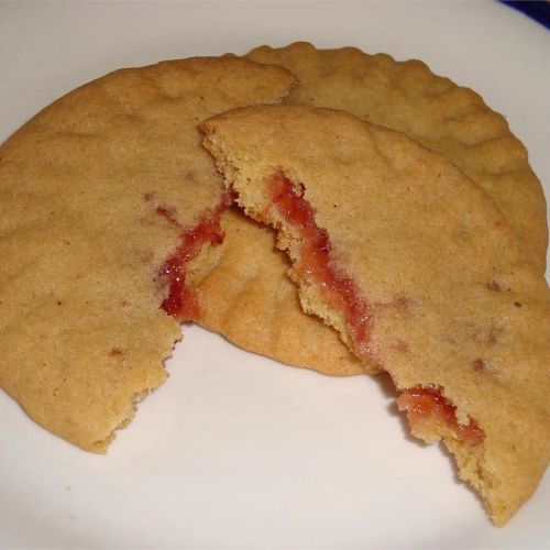 Granny's Strawberry Preserves-Filled Cookies