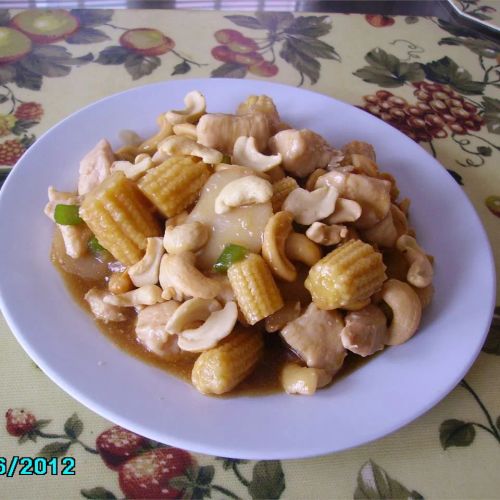 Cashew Chicken with Water Chestnuts