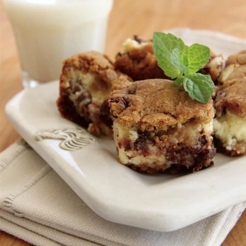 Chocolate Chip Cheesecake Bars