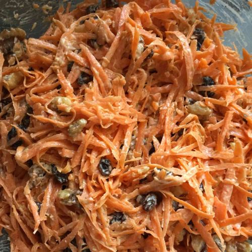 A Different Carrot Raisin Salad