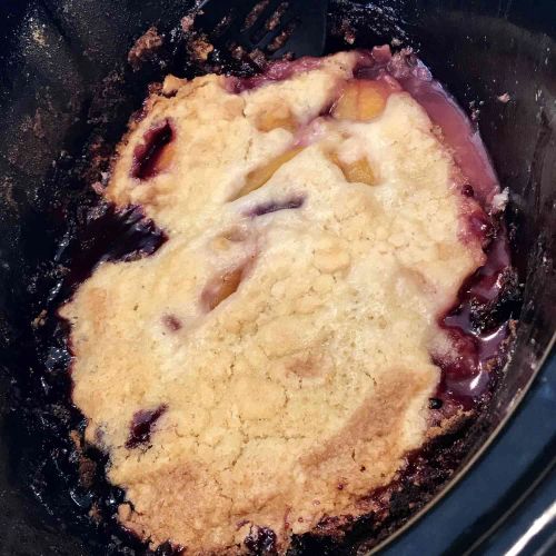 Slow Cooker Fruit Cobbler