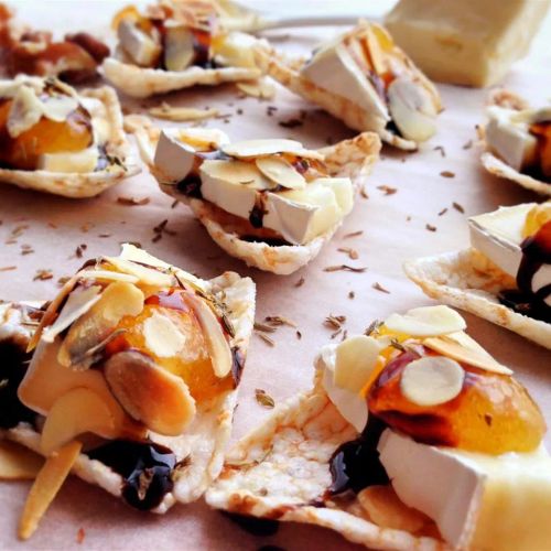 Petit Toasts with Brie, Fig, and Thyme