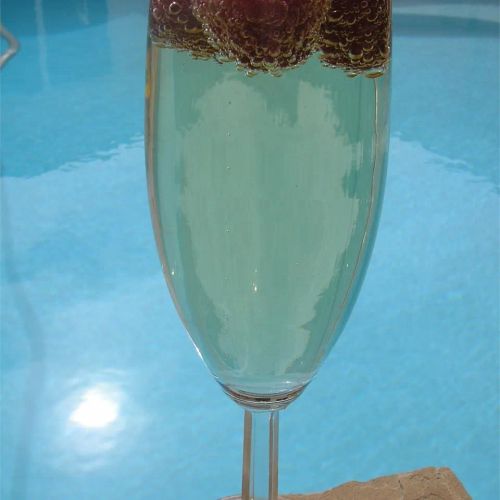 Nonalcoholic Champagne