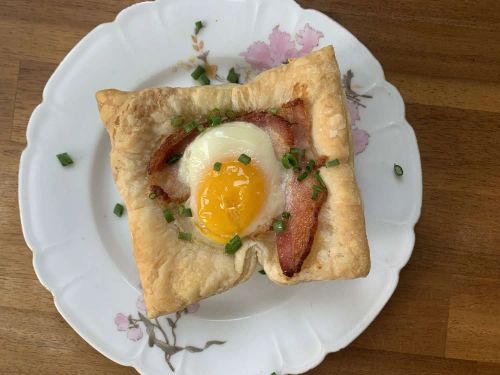 Puff Pastry with Egg and Bacon