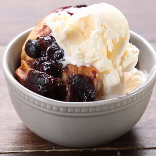 Slow-Cooker Blueberry Cobbler