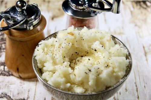 Aligot (French Mashed Potatoes)