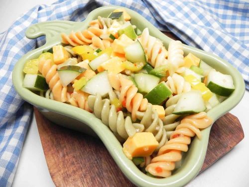 Low-Fat Cucumber Pepper Pasta Salad