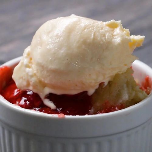 Slow-Cooker Cherry Cobbler