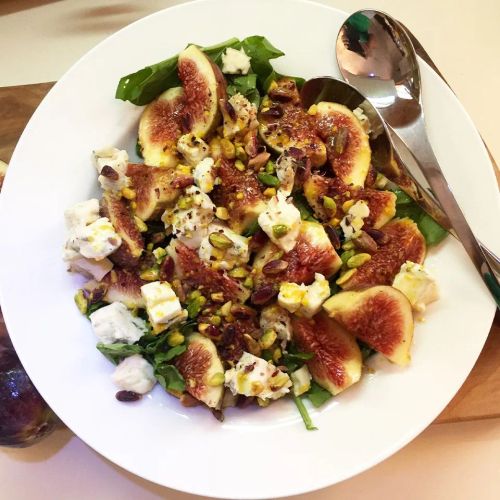 Arugula-Fig Salad with Creamy Gorgonzola