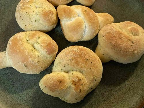 Frozen Garlic Knots in the Air Fryer