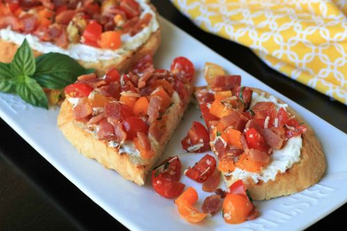 Ricotta Toast with Bacon and Tomato