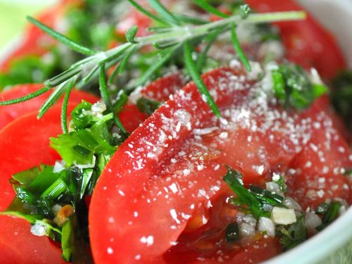 Sliced Tomatoes with Fresh Herb Dressing