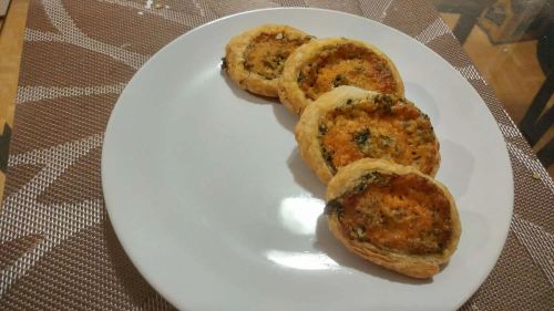 Cheddar and Spinach Pinwheels