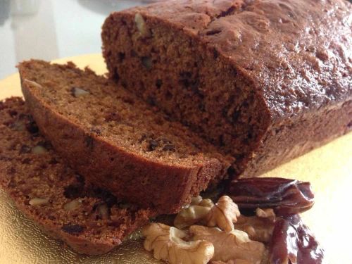 British Date and Walnut Loaf Cake