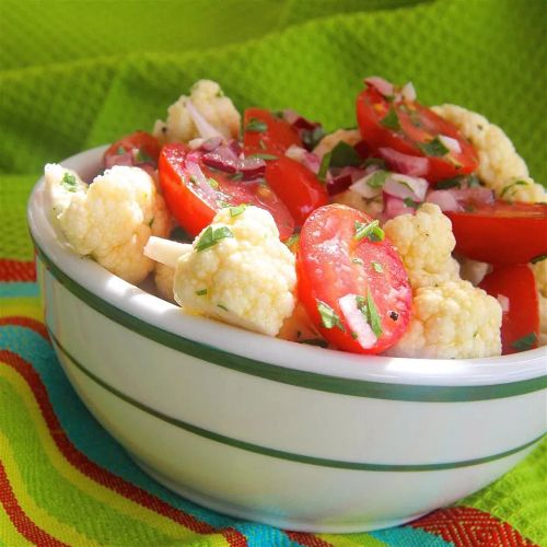 Crunchy Cauliflower and Tomato Salad