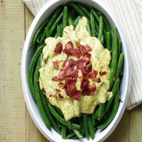 Steamed Fresh Green Beans with Garlic Dill Hollandaise Sauce