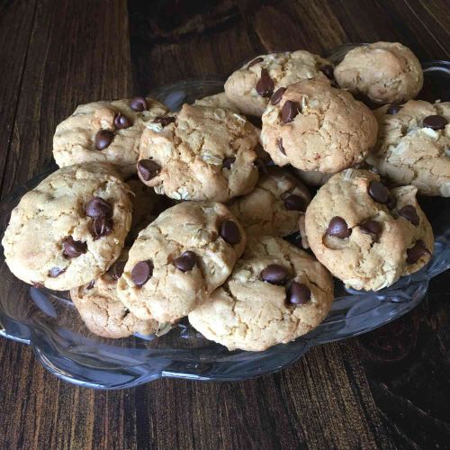 Coconut Oil Milk Chocolate Chip Oat Cookies