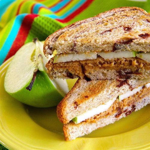 Sweet 'n Creamy Peanut Butter Apple Sandwich