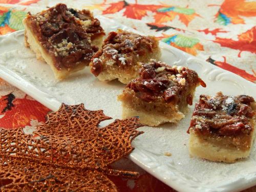 Butter Tart Shortbread Bars